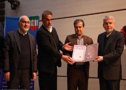 سند مالکیت کاخ آپادانا و موزه میراث فرهنگی شوش اهدا شد