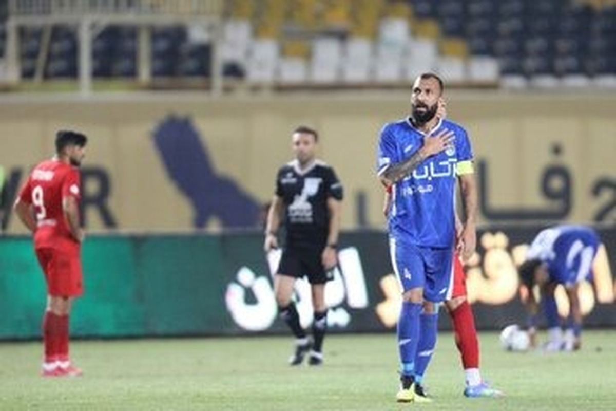 ابهام در ترکیب استقلال / آیا کاپیتان آسیایی تیم غایب خواهد بود؟