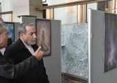بازید عراقچی از نمایشگاه آثار فرشچیان در مقر سازمان ملل+ عکس