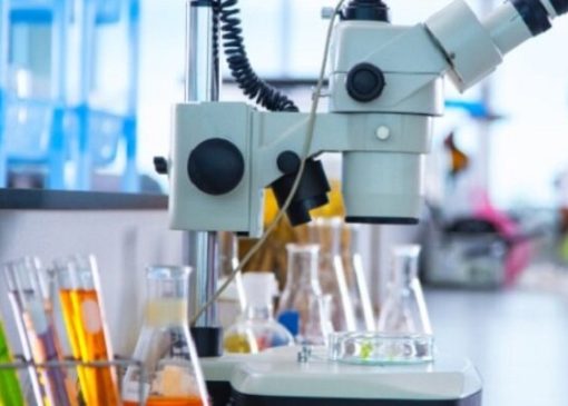 تأکید مدیرکل آزمایشگاه‌ مرجع غذا و دارو بر نوسازی تجهیزات آزمایشگاهی