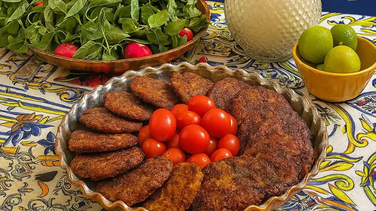 طرز تهیه کتلت هویج؛ طعمی خاص و فراموش‌نشدنی برای دورهمی‌های دوستانه