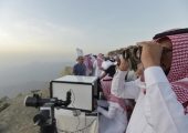 عربستان و قطر فردا را روز نخست ماه رمضان اعلام کردند