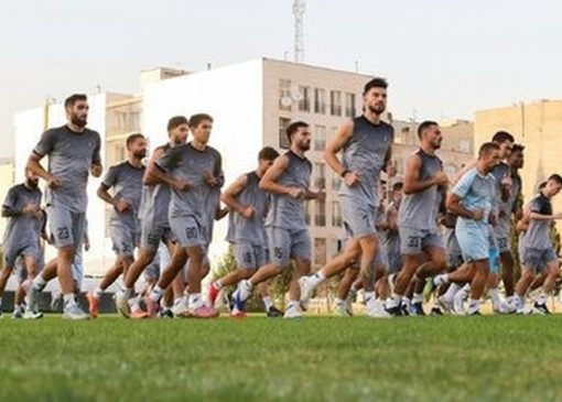 استقلالی‌ها از تهران خارج می‌شوند / زمان ازسرگیری مسابقات فوتبال مشخص نیست