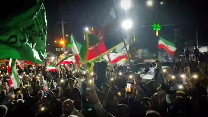 اجتماع شبانه مردم آبپخش