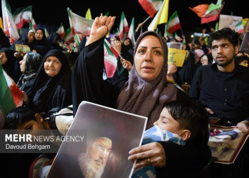 اجتماع شبانه مردم آران وبیدگل در حرم مطهر حضرت هلال بن علی(ع)