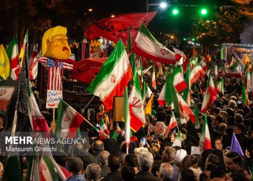 اجتماع مردمی گرمسار؛ بیعت دوباره خادمیاران رضوی با رهبری