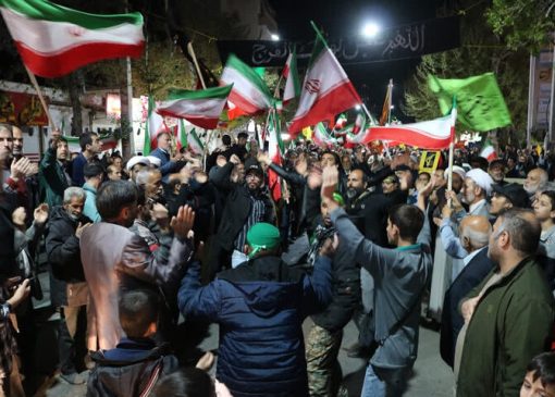 اجتماع پرشور ساوجی‌ها در حمایت از نیروهای مسلح