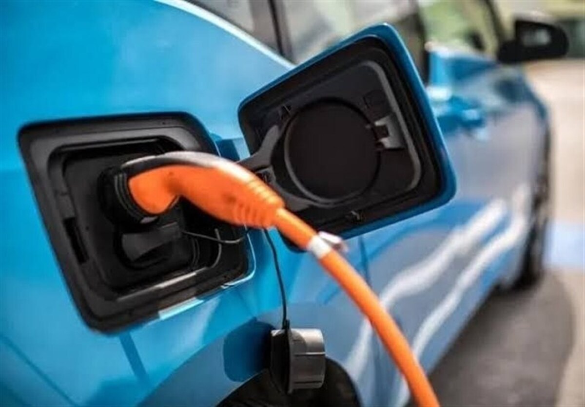 بحران سوخت دنیا را شوکه کرد/هجوم خریداران به خودرو‌های برقی دست‌دوم