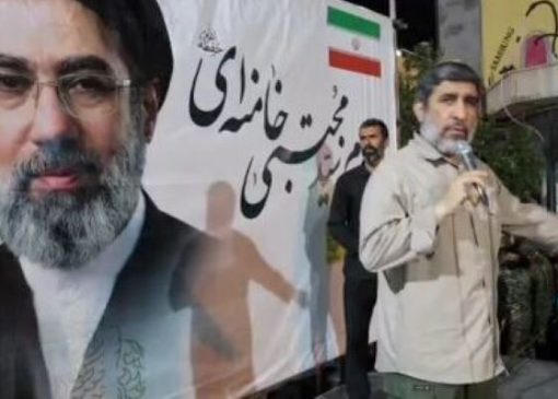 تجمع شبانه مردم خورموج با حضور حاج مهدی سلحشور