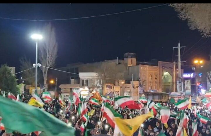 تجمع مردم ولایتمدار شهر قروه در میدان حاج قاسم سلیمانی