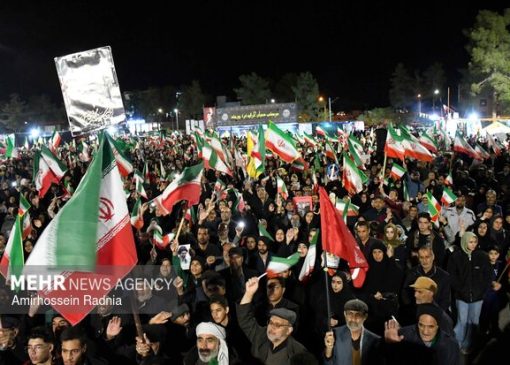 تداوم حضور مردم بیرجند در خیابان‌ها