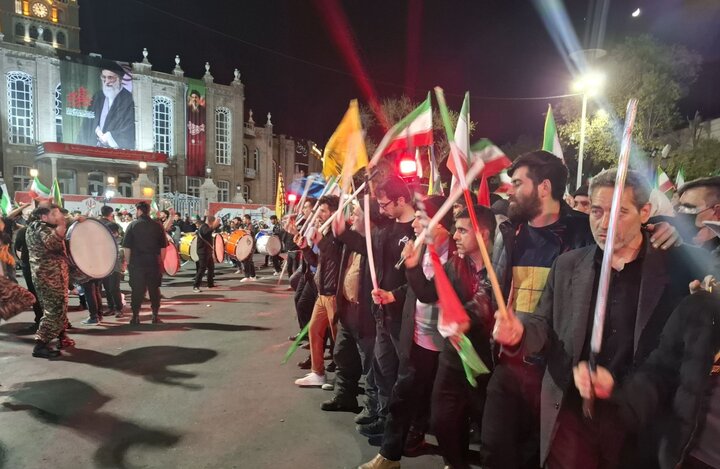 دسته‌های حسینی تبریز همچنان پای کار انقلاب هستند