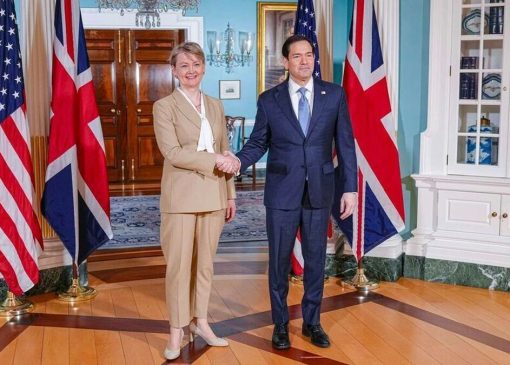 رایزنی وزرای خارجه آمریکا و انگلیس درباره ایران و تنگه هرمز