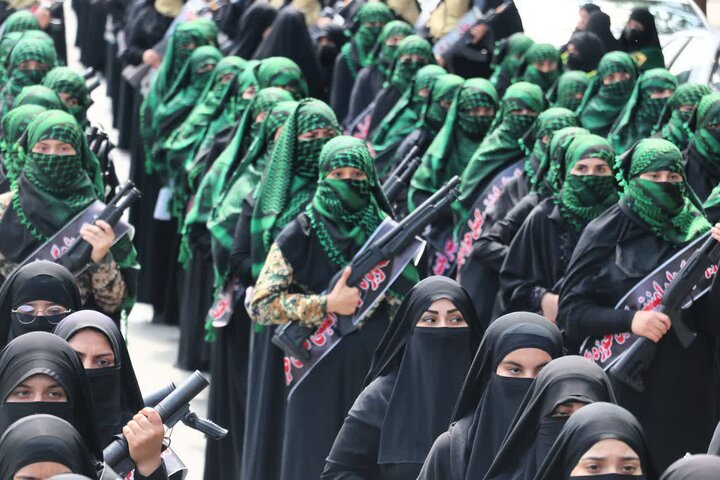 رژه اقتدار بانوان نقش‌آفرین اقشار بسیج در مشهد