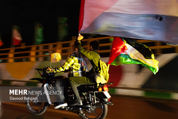 رژه موتوری اصفهانی‌ها در نهضت میدان