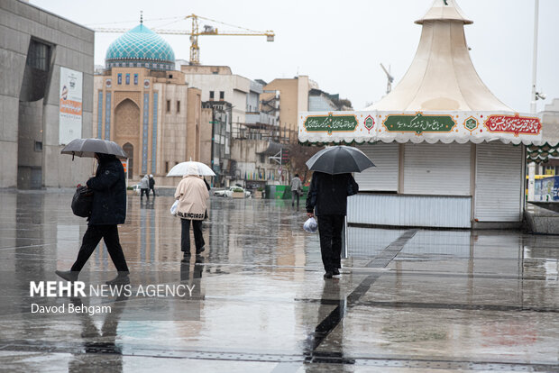 رگبار شدید باران همراه با رعد و برق خراسان رضوی را فرا می گیرد