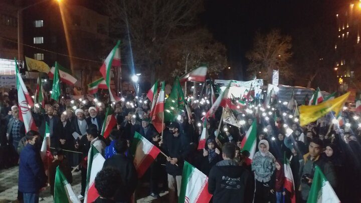 شکوه حماسه بیجاری‌ها در تجمع شبانه