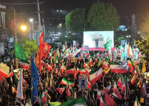 مداحی خادم حرم مطهر رضوی در اجتماع شبانه مردم کرمانشاه