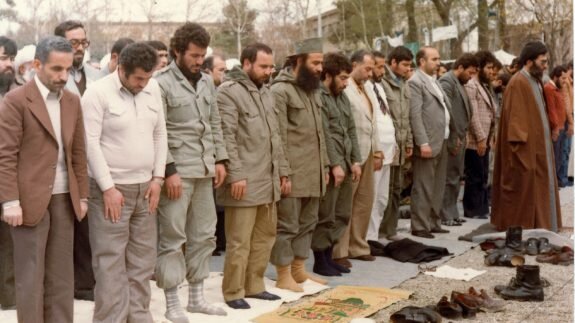 وقتی امنیت متولی نداشت/ آیا سپاه تنها راه مهار بحران پس از انقلاب بود؟