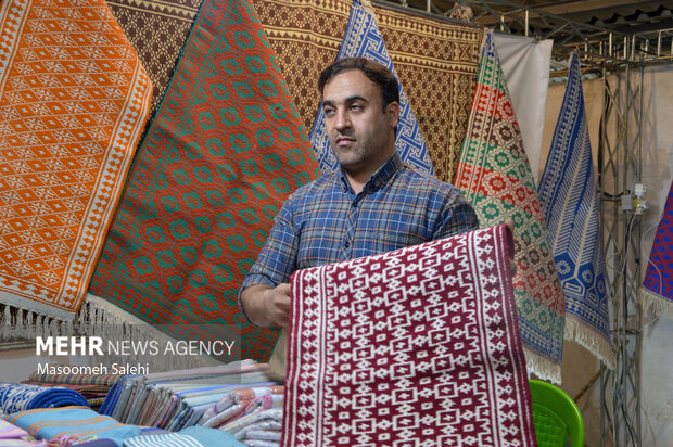 ۴۴۲ غرفه صنایع‌دستی در خدمت اقتصاد مردم‌محور یزد