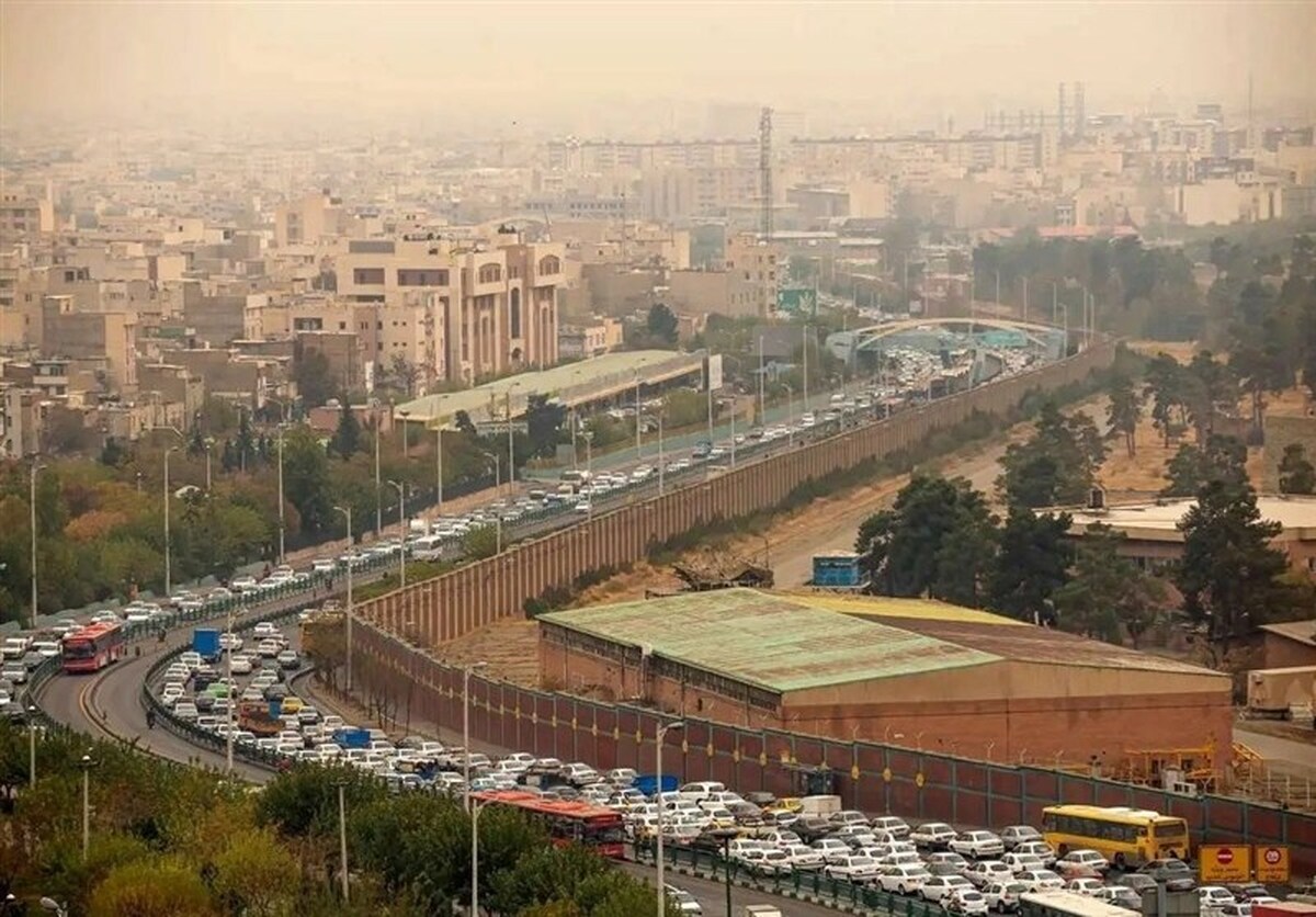 تهران و کرج در محاصره آلودگی / خودروها عامل اصلی بحران هوا اعلام شد تهران و کرج در محاصره آلودگی / خودروها عامل اصلی بحران هوا اعلام شد